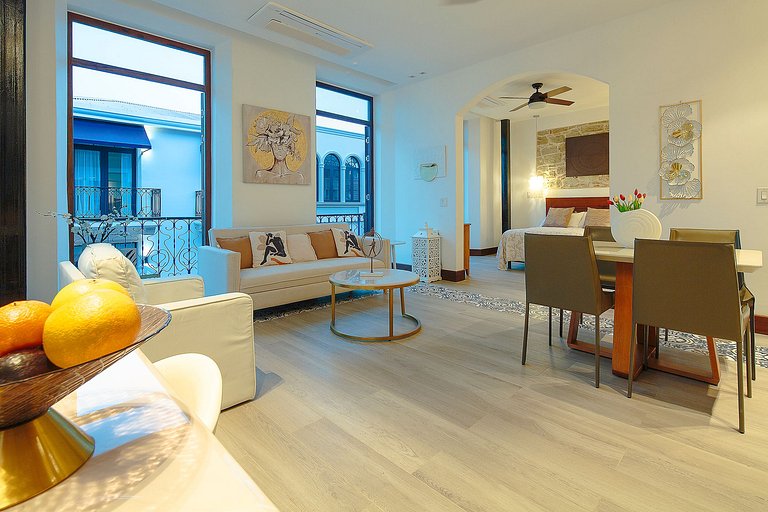 Villas La Fontana Spacious ApartaSuite - Pool 201